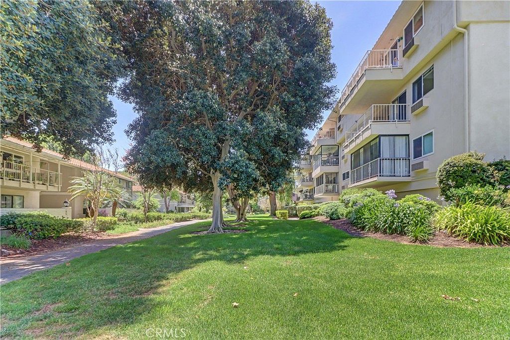 2384 Via Mariposa W UNIT 2C