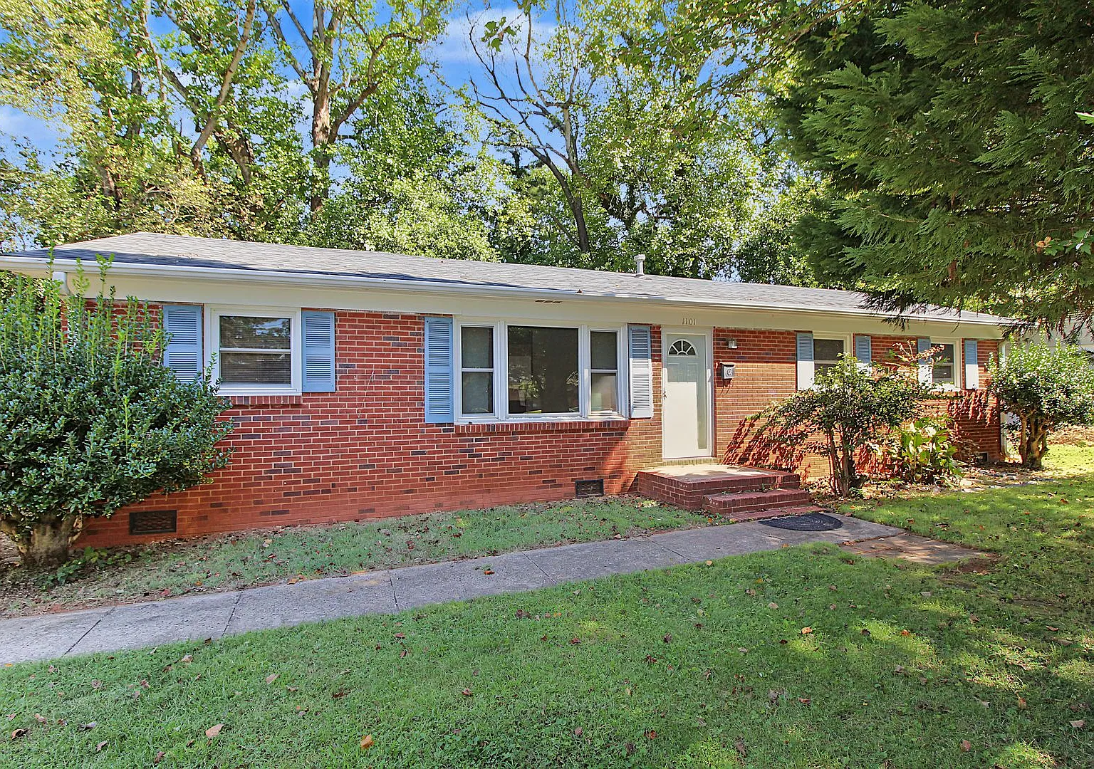 4 Bedroom Brick Ranch in Prime Location! — Photo 1