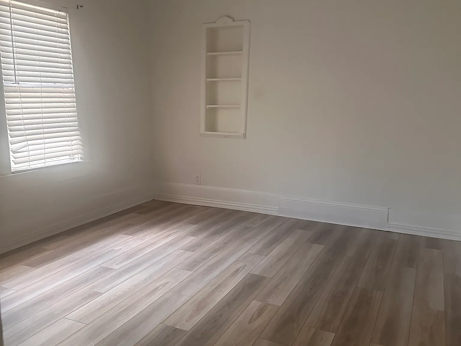 2 bed, 1276 sqft, $2,400 — Photo 4