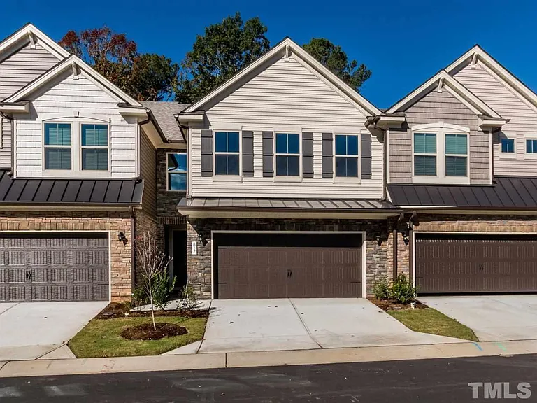 817 Rymark Ct — Photo 2
