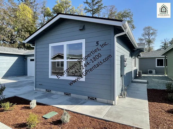 1841 Hubbard Ln, Grants Pass, OR