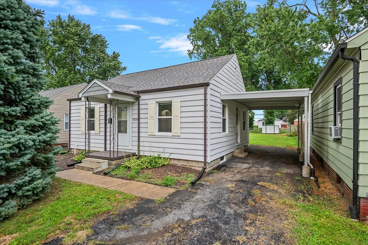2 bed, 890 sqft, $1,500 — Photo 1
