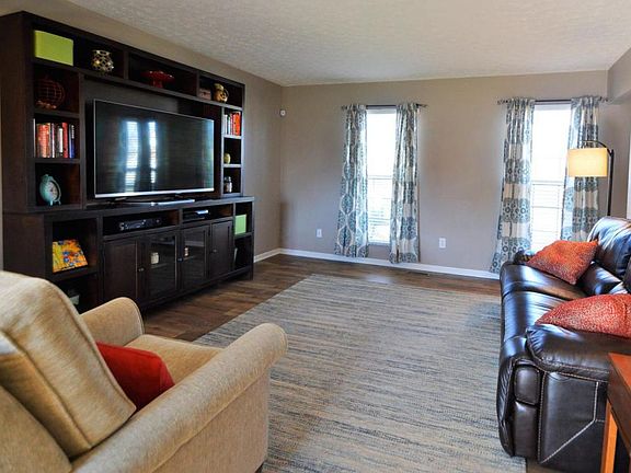 4th image of 5073 Hilliard Green Dr