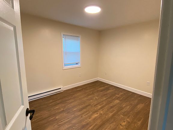 4th image of 329 Lounsbury Ave