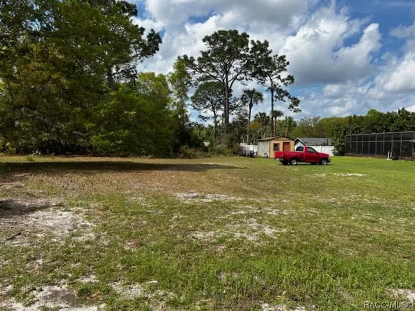 31 N Country Club Dr, Crystal River, FL 34429