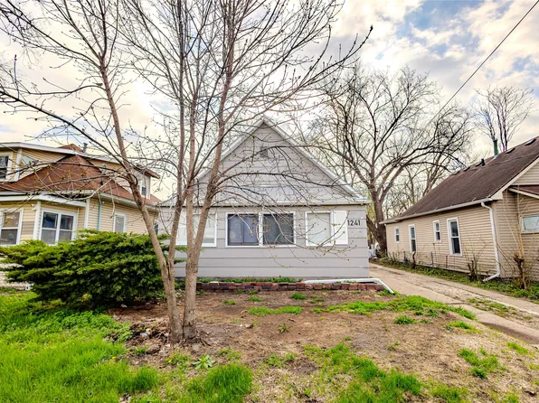 1241 E 17th Ct, Des Moines, IA 50316
