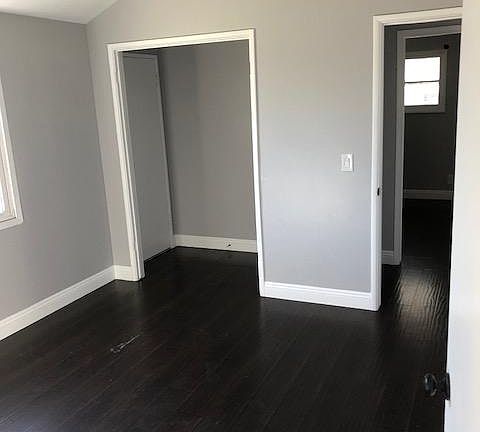 4th image of 1711 E Elm St