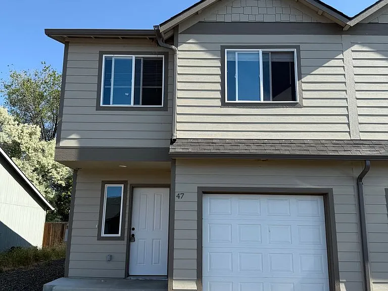47 Samantha Ct — Photo 1