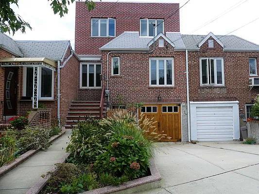 Sold by Coldwell Banker Phillips | media 26