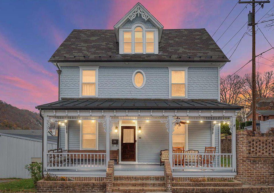 1st image of 151 E Fairfax St