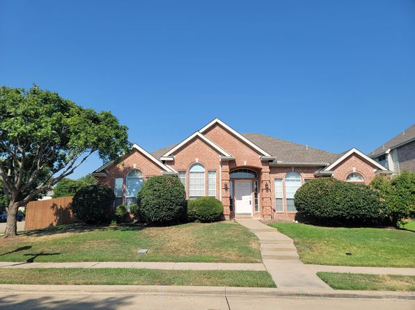 3736 Pinetree Dr
