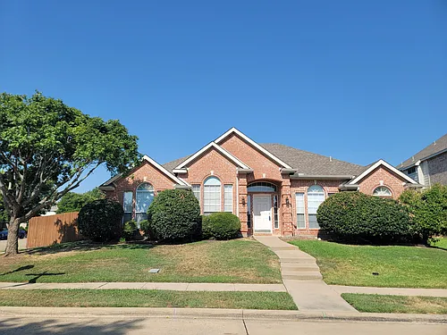 3736 Pinetree Dr Photo 1