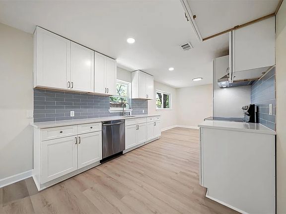 3rd image of 4409 Steven St