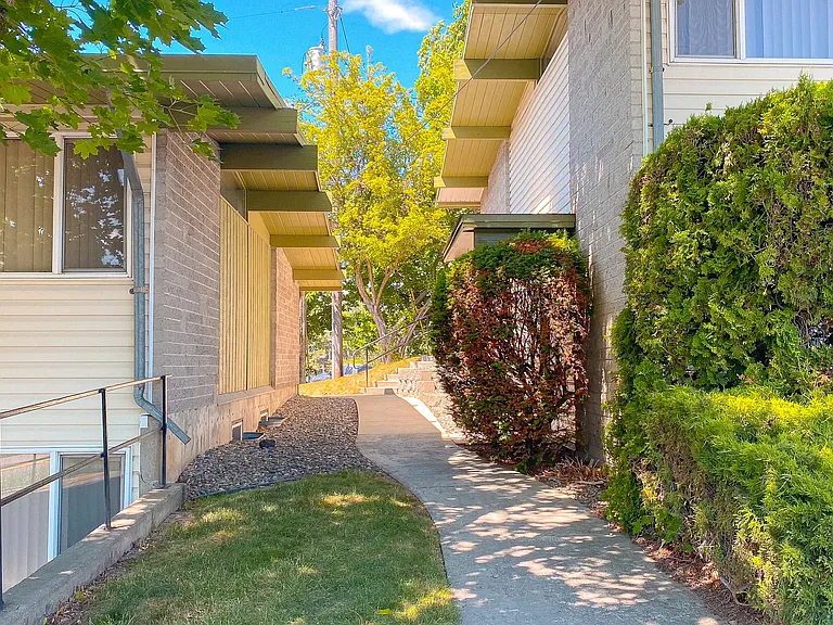 Schalimar Apartments — Photo 24