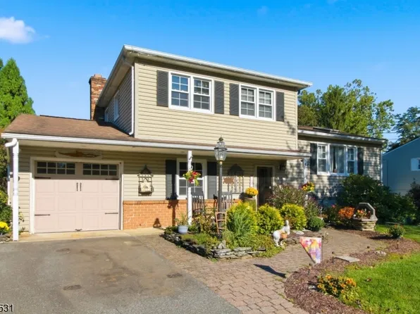 170 College View Dr, Hackettstown Town, NJ 07840
