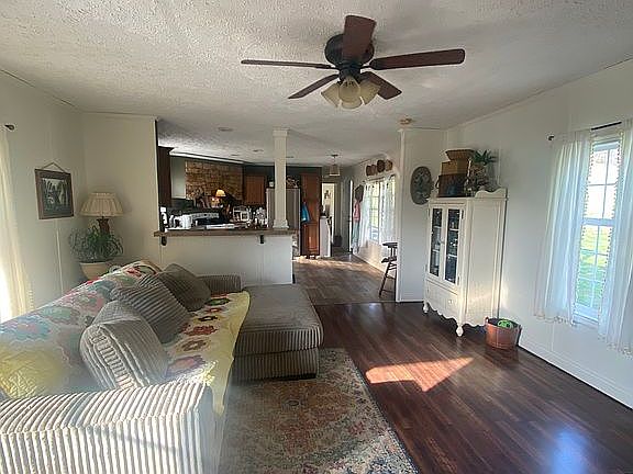 3rd image of 2941 Black Diamond Rd