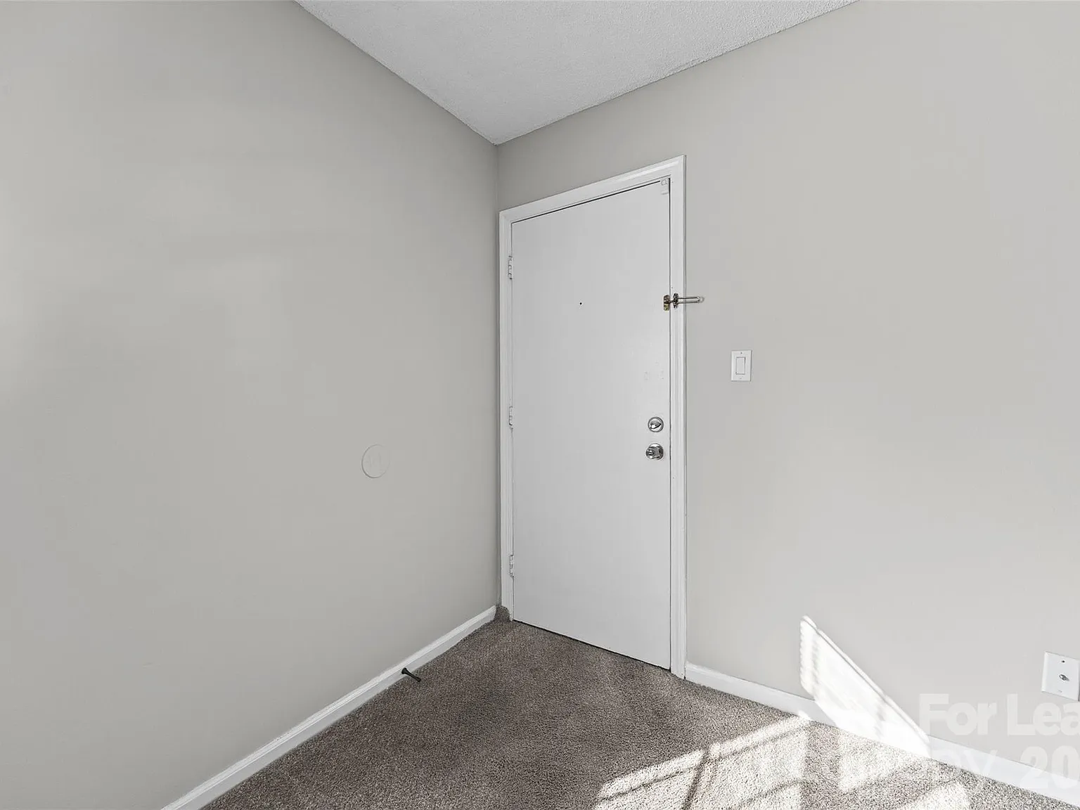 1 bed, 1.0 bath, 686 sqft, $975 — Photo 4