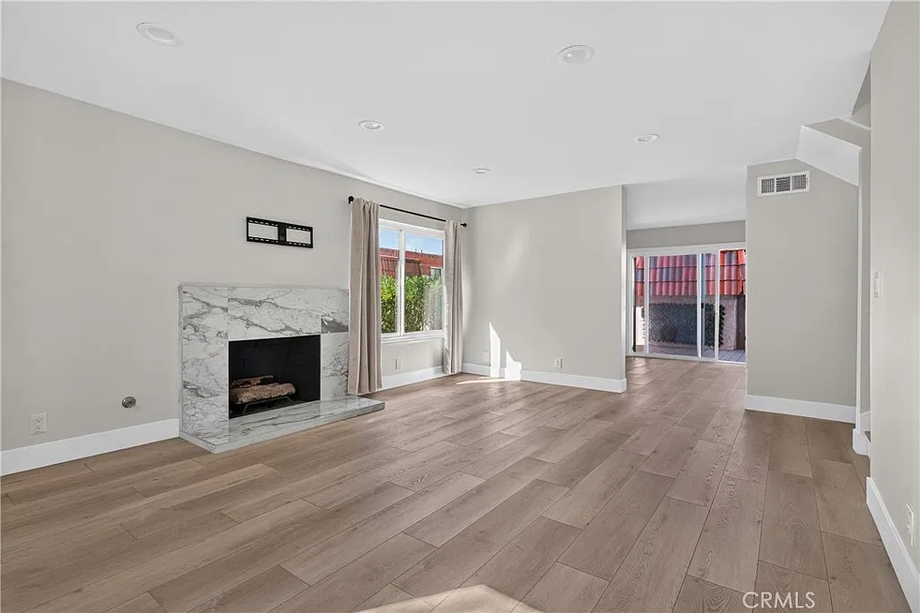 3 bed, 1439 sqft, $5,000 — Photo 3