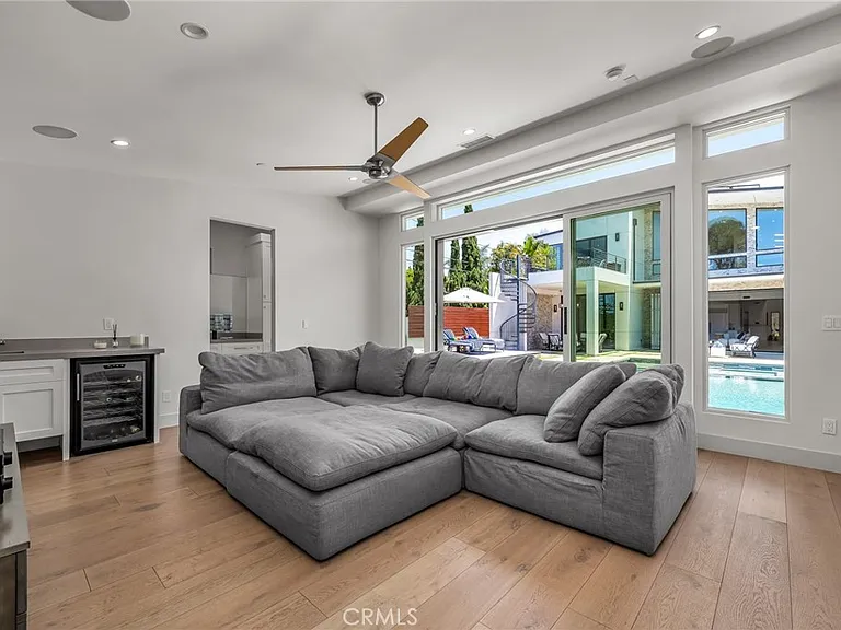 503 S Lucia Ave — Photo 10