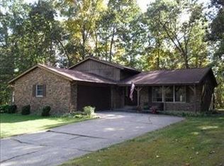 124 Meadowwood Ct, Valparaiso, IN 46385