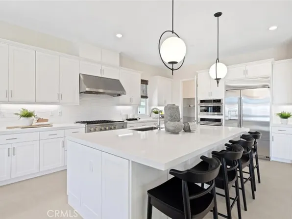 29504 Corte Azulejo, Valencia, CA 91354
