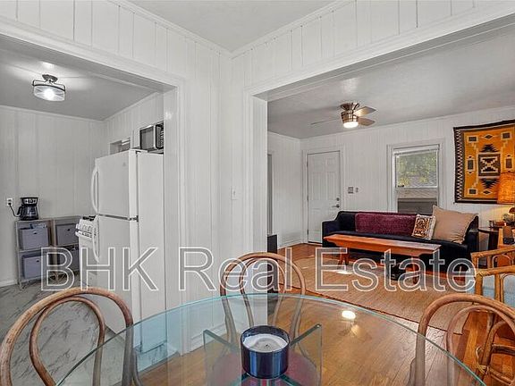 4th image of 1915 Clover Ln