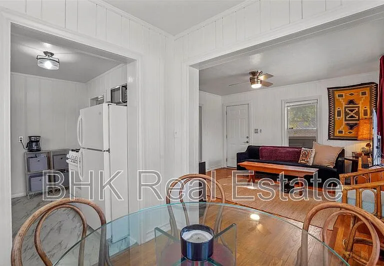 1915 Clover Ln — Photo 4