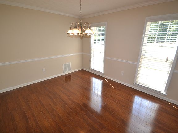 4th image of 402 Honey Creek Ct SE