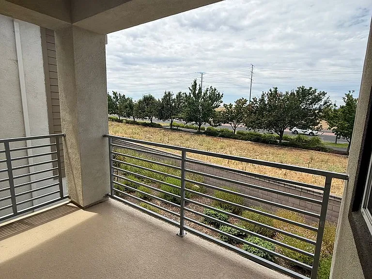 4310 Ocean Ln — Photo 12
