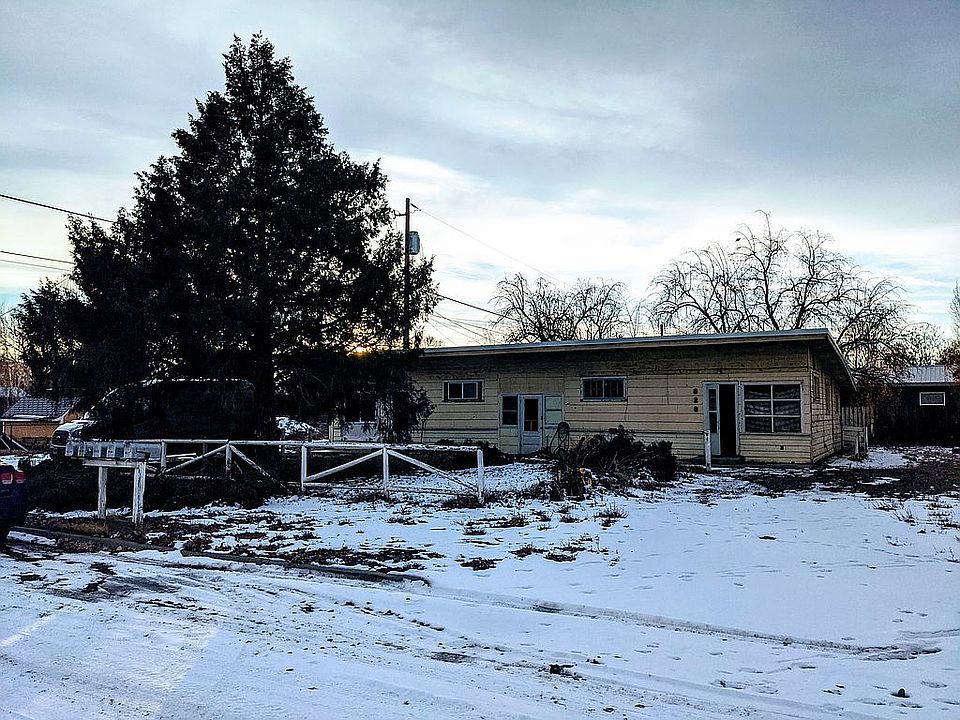 1st image of 824 N 3rd St