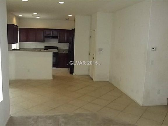 5th image of 926 Sunny Acres Ave