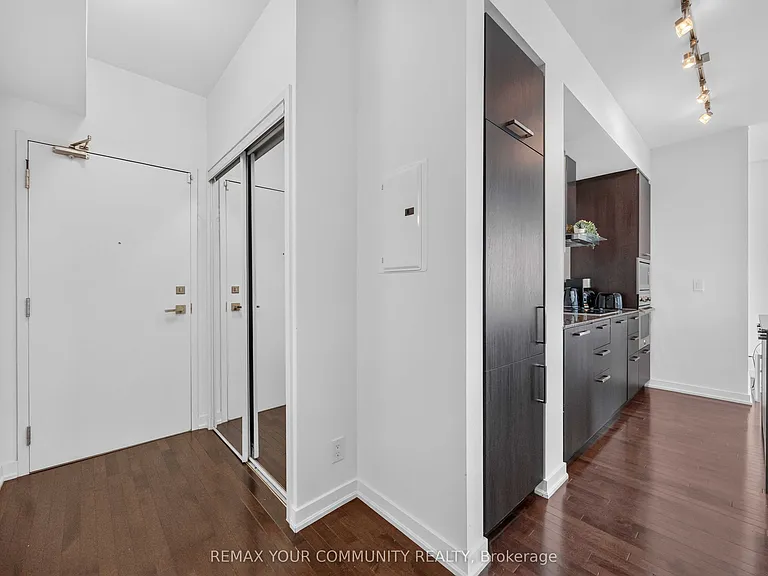 12 York St S #5102 — Photo 7