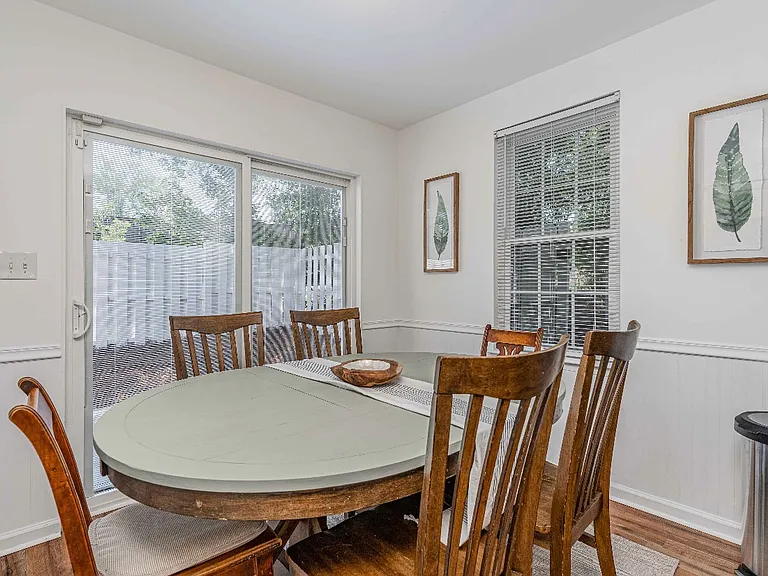 1135 Hulon Ln — Photo 7