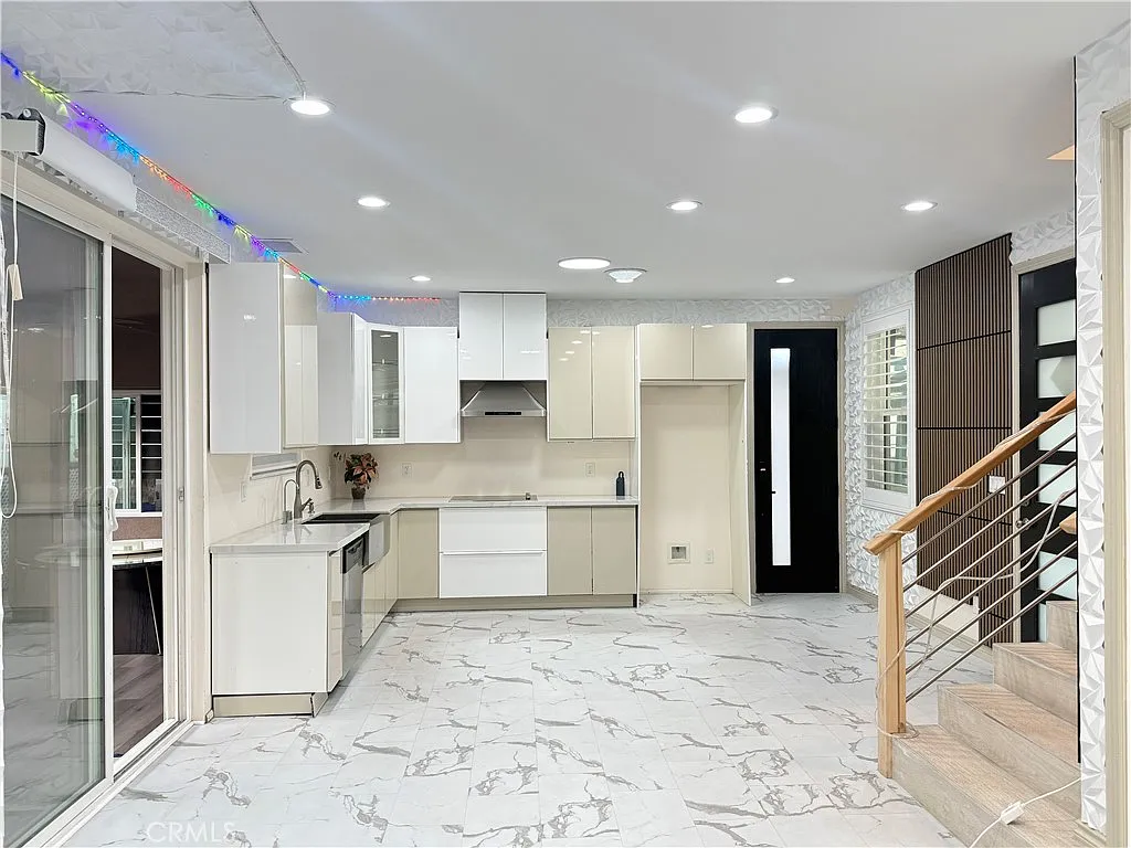 3 bed, 1200 sqft, $3,200 — Photo 3