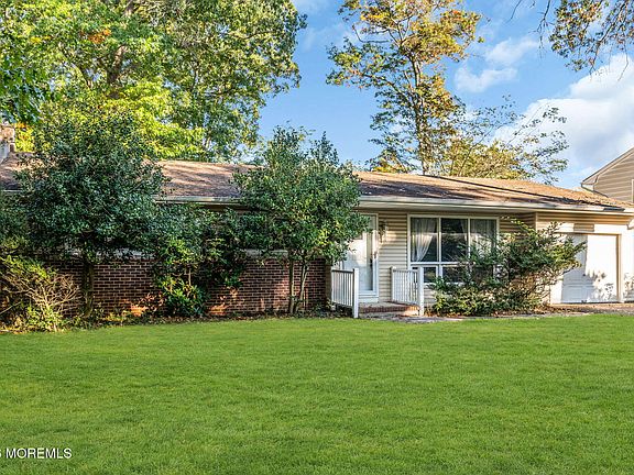 3rd image of 28 Shady Nook Drive