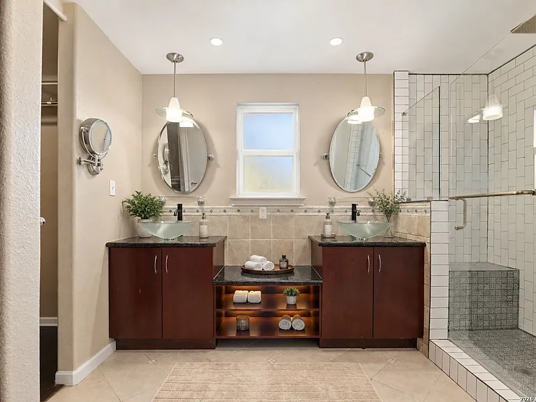 415 Calumet Pl — Photo 6