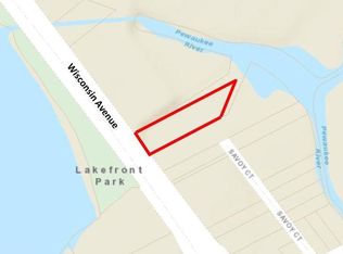 143 W Wisconsin Ave, Pewaukee, WI 53072