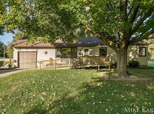 7651 Harold Ave, Jenison, MI 49428