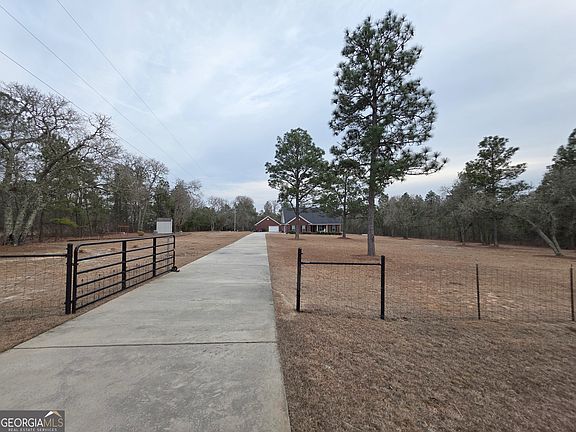 4th image of 3520 Lower Hartley Bridge Rd