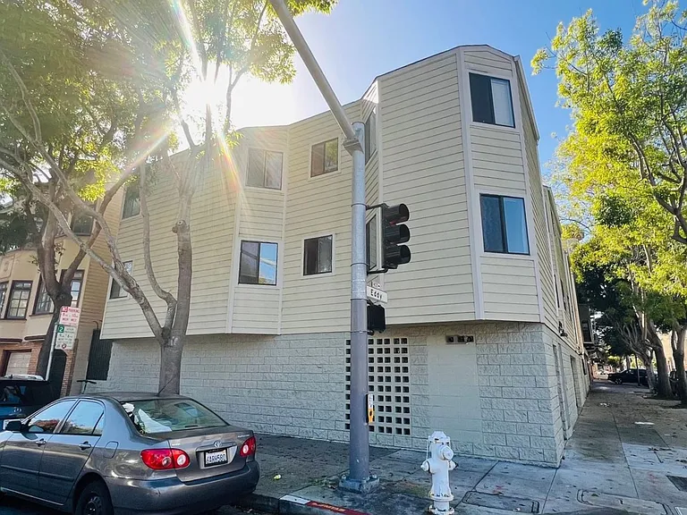 1415 Eddy St — Photo 31