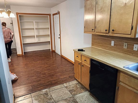 5th image of 125 Thomas St