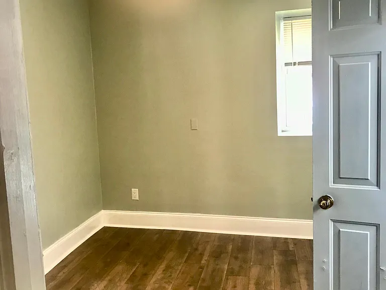126 Conarroe St #1 — Photo 12