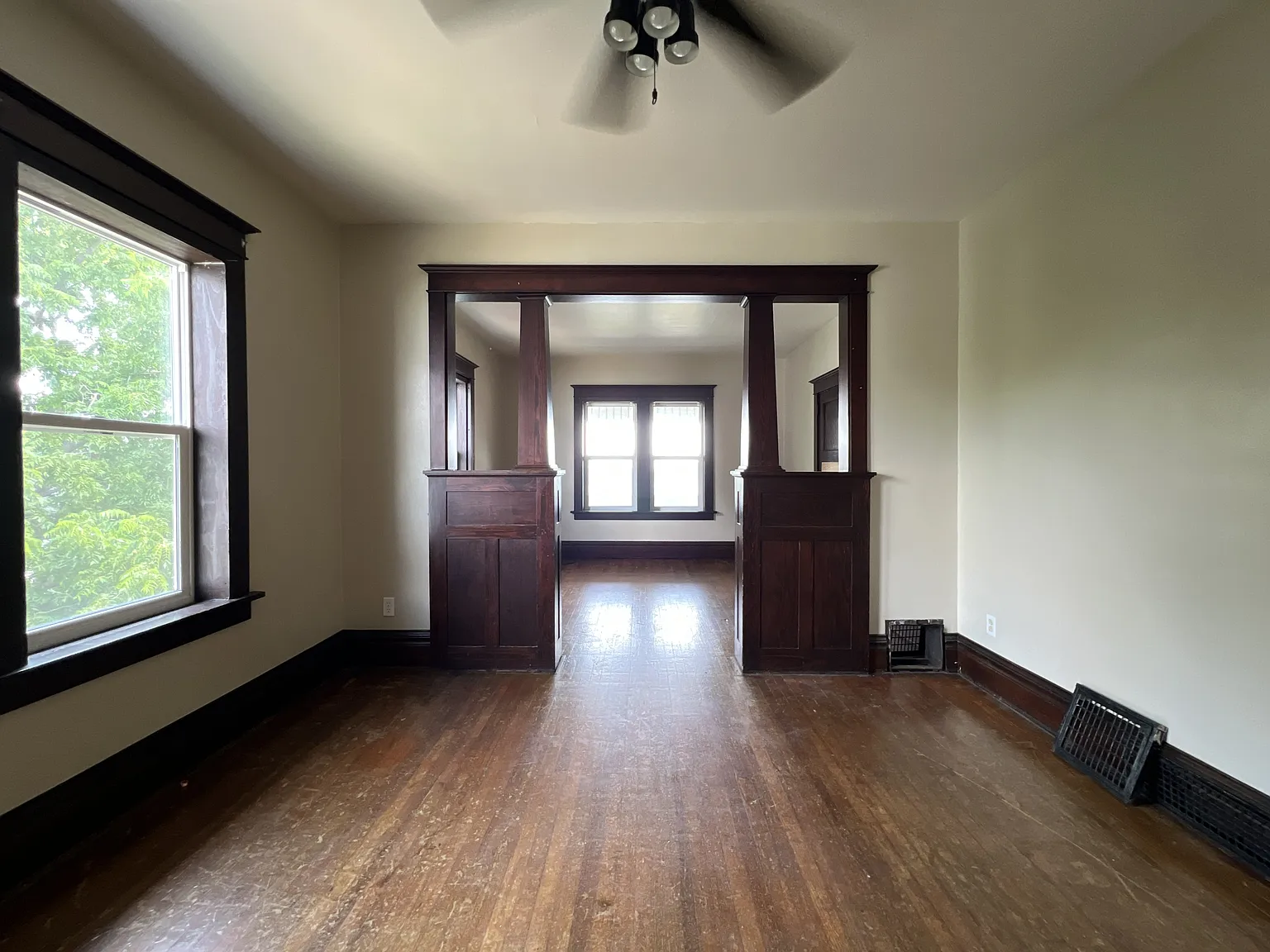 809 West 8th Street - 1/2 — Photo 3
