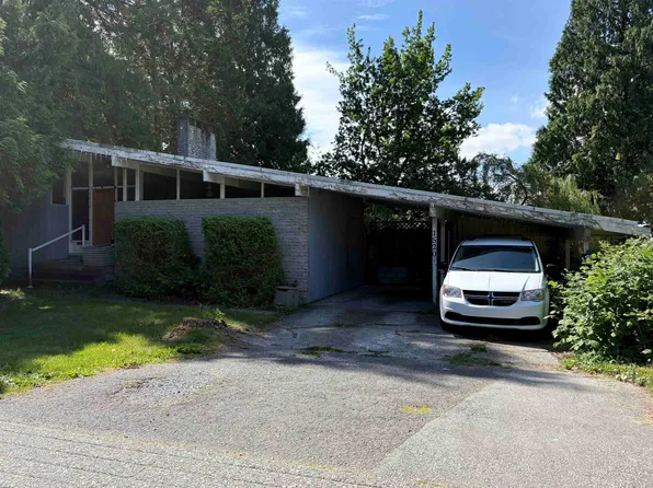 1520 Winslow Ave, Coquitlam, BC V3J 2G7
