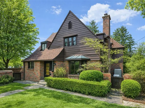 735 Tanglewood Dr, Springfield, OH 45504