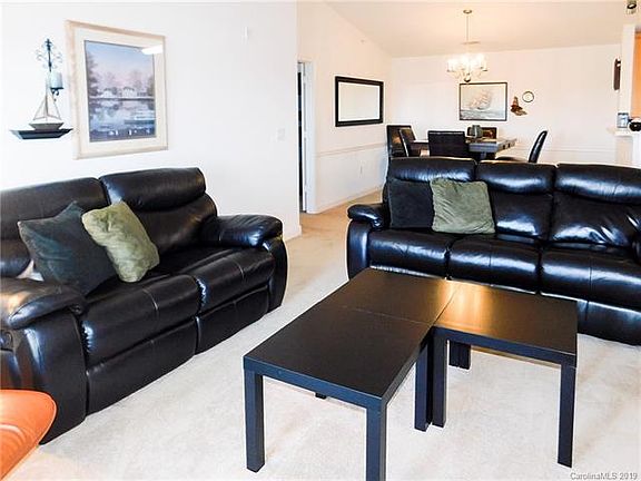 5th image of 11279 Hyde Pointe Ct