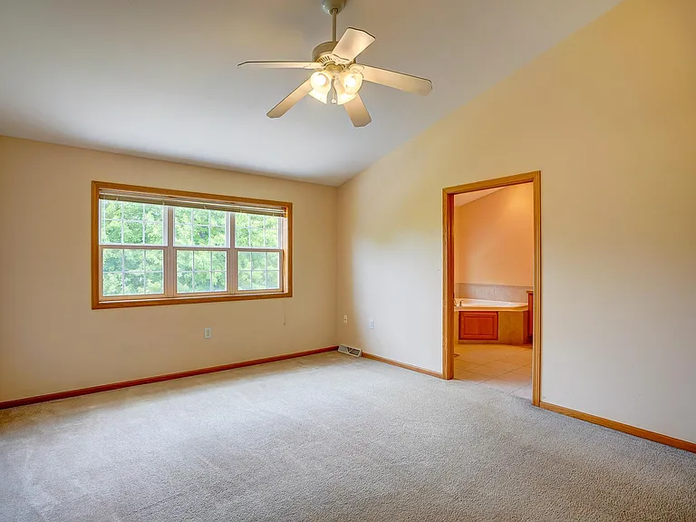 1813 Carns Dr — Photo 17
