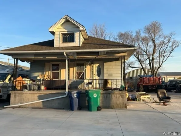 2925 Lockport Rd, Niagara Falls, NY 14305