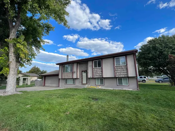 1221 E G St, North Platte, NE 69101