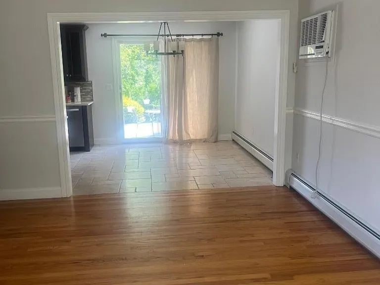 14 Chopin Dr — Photo 5